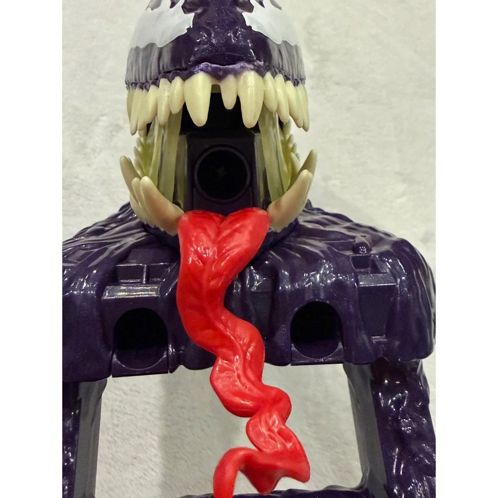Hasbro Marvel Spider-Man Venom Strike Blaster Purple Symbiote Wrist Toy G0730